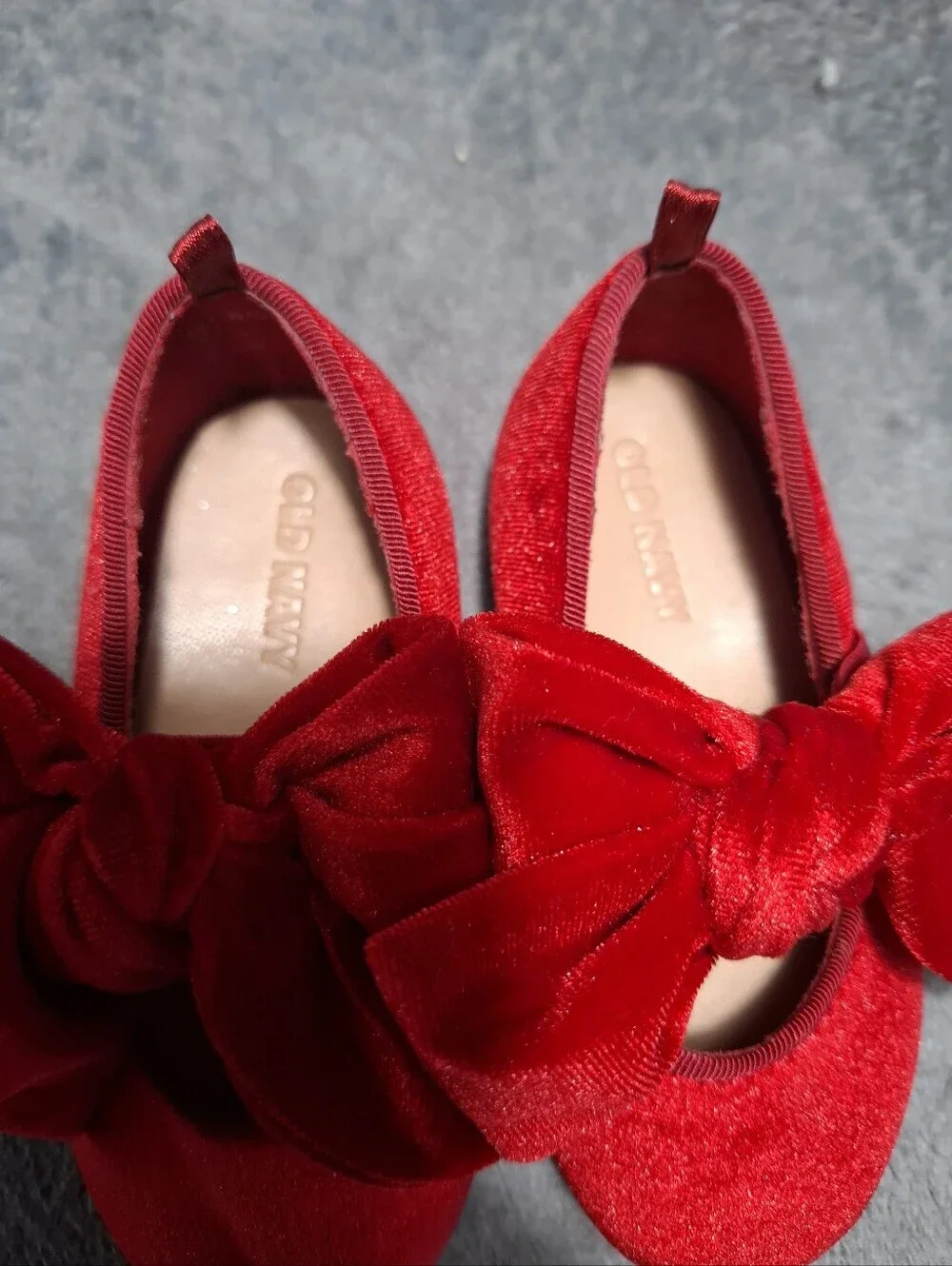 Old Navy Red Velvet Bow Dress Shoes for Gilrs Kids Size 5